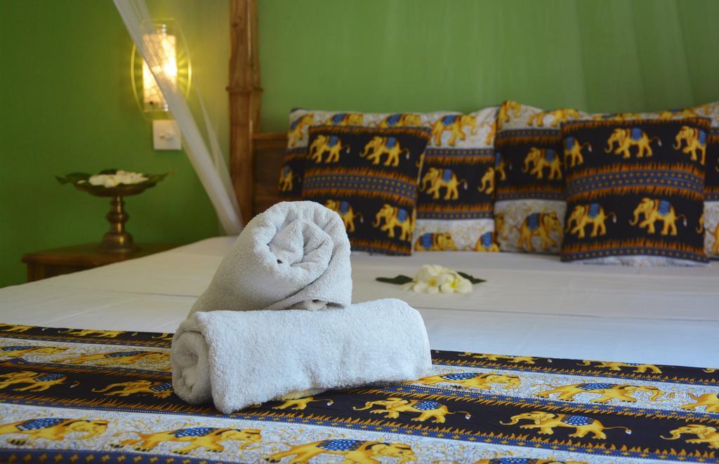 Golden Lodge Tangalle Exterior photo